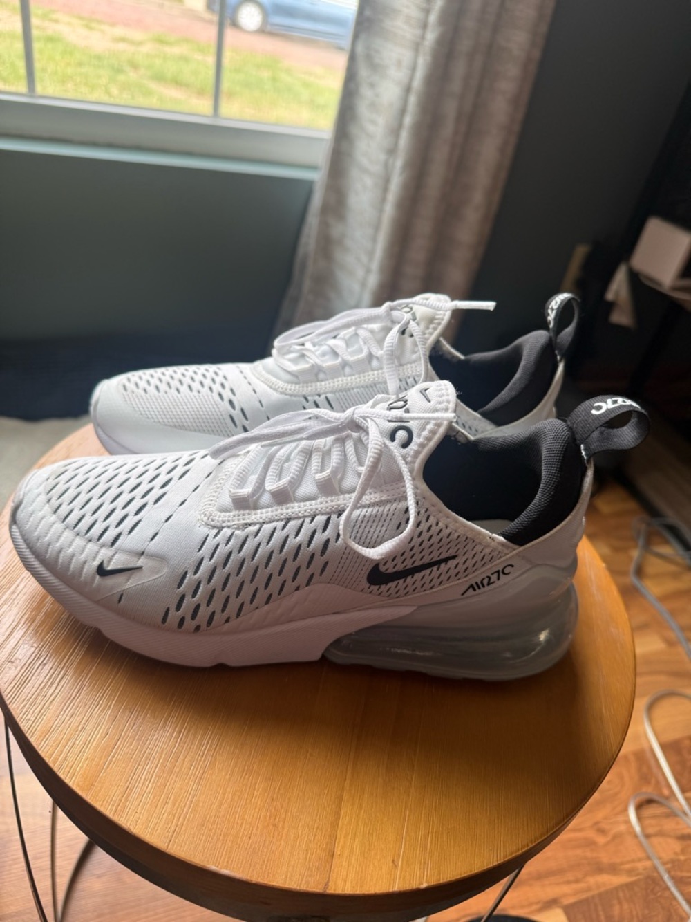 Nike White and Black Air Max 270 Lightweight Trainers